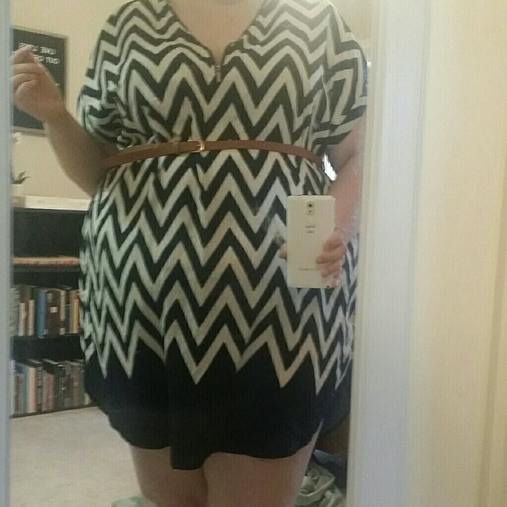 Navy and cream chevron dress w belt